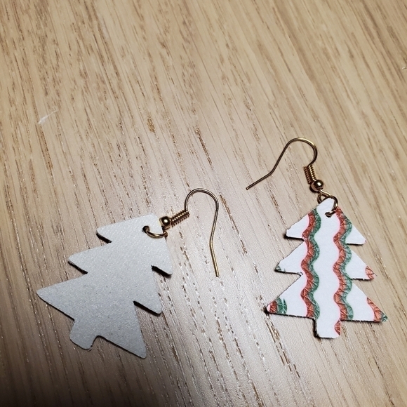 HANDMADE Striped Christmas Tree Earrings - Picture 4 of 4